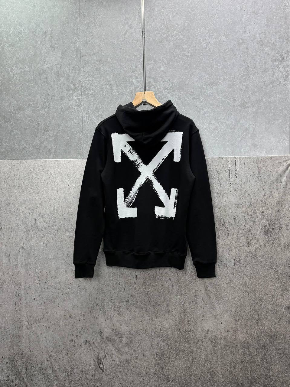 OFF WHITE