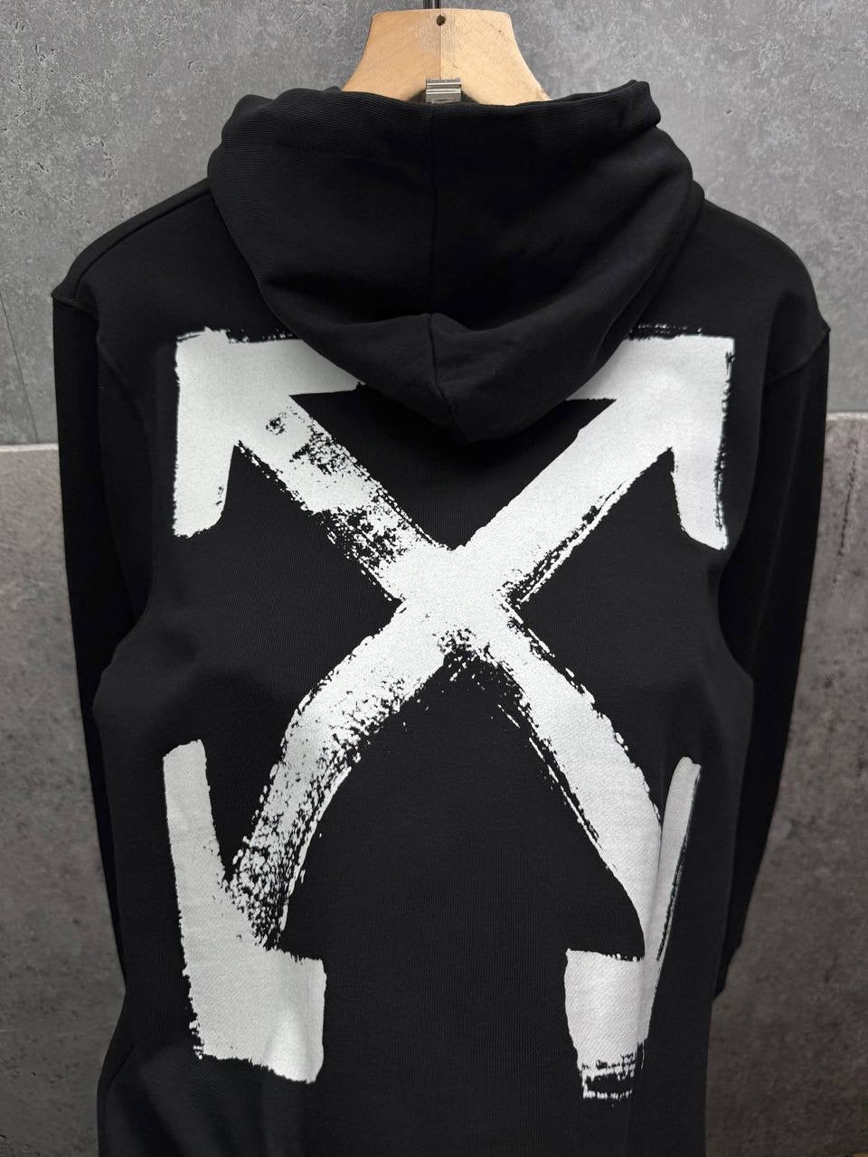 OFF WHITE