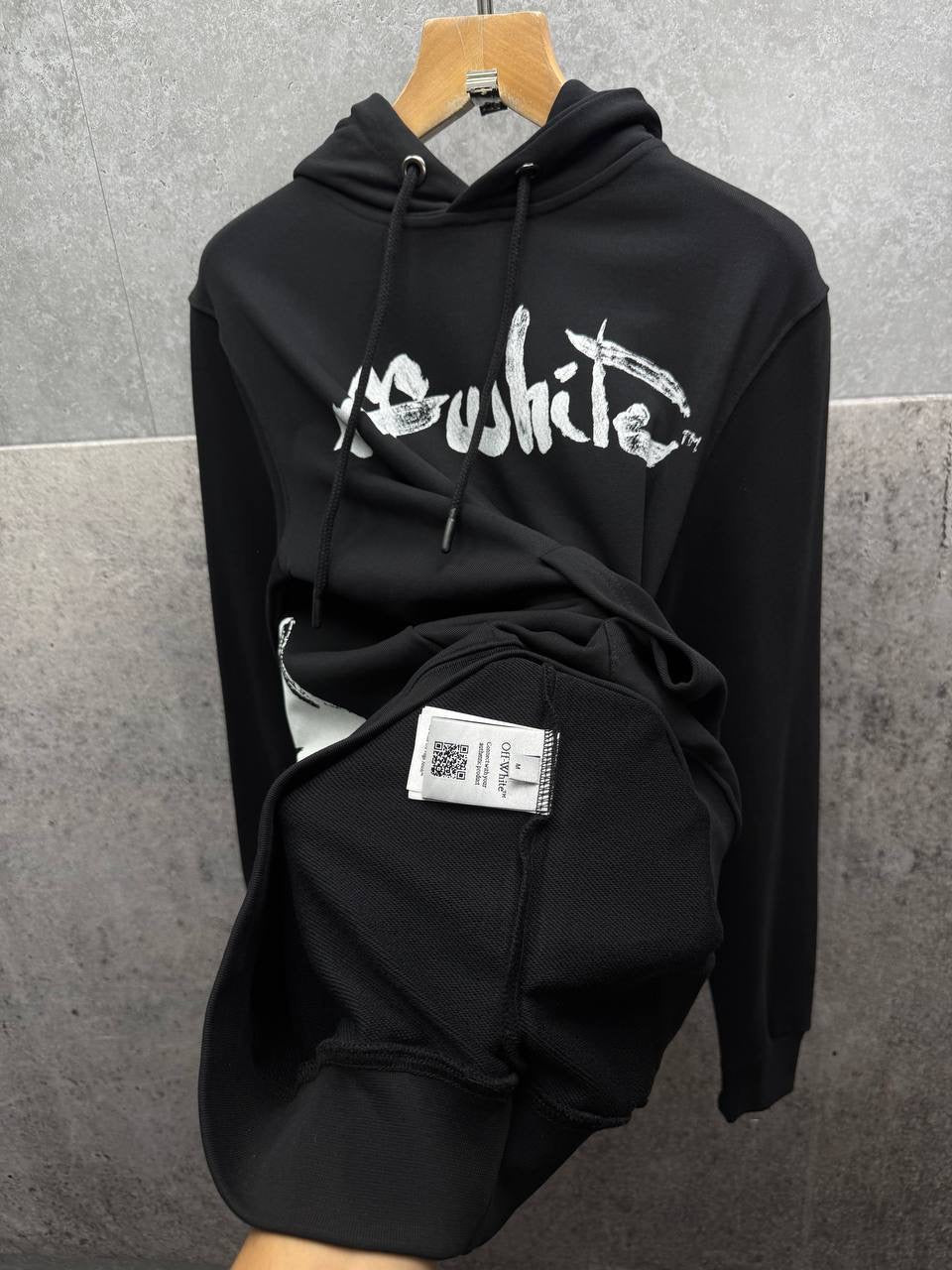 OFF WHITE
