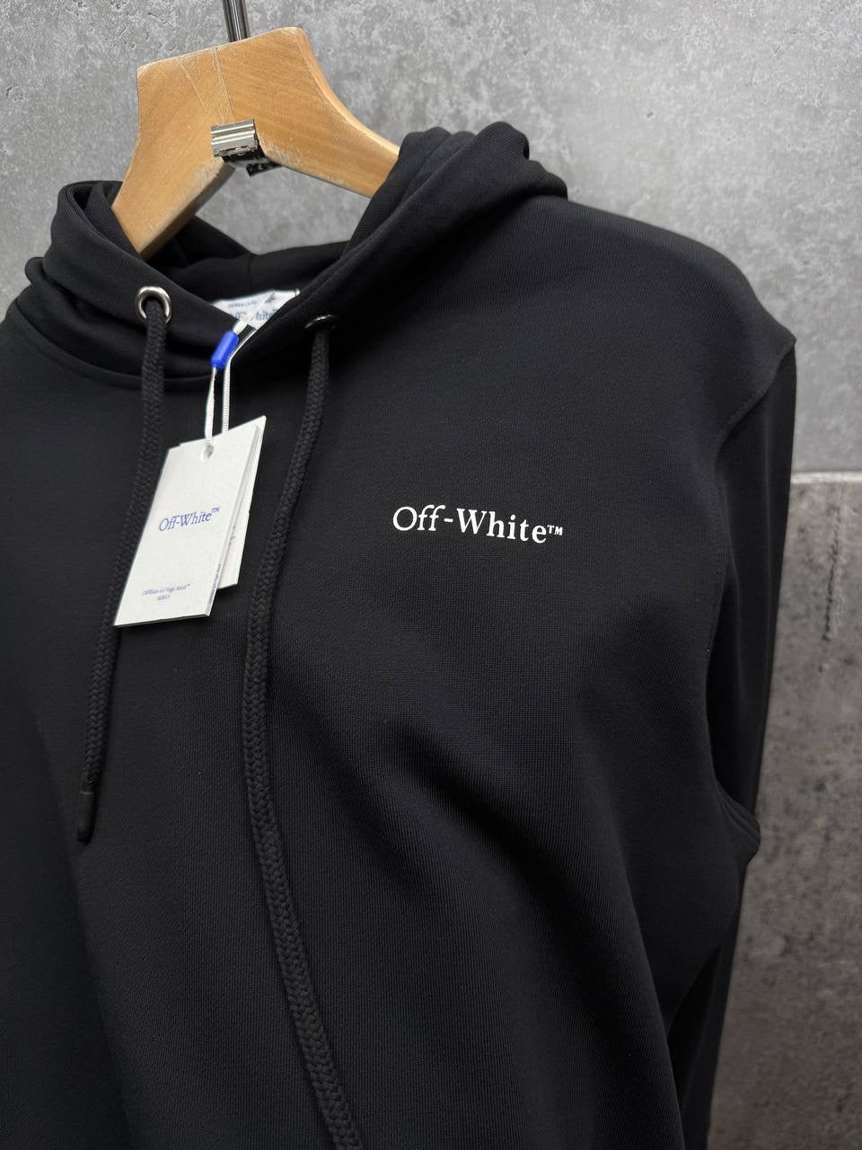OFF WHITE