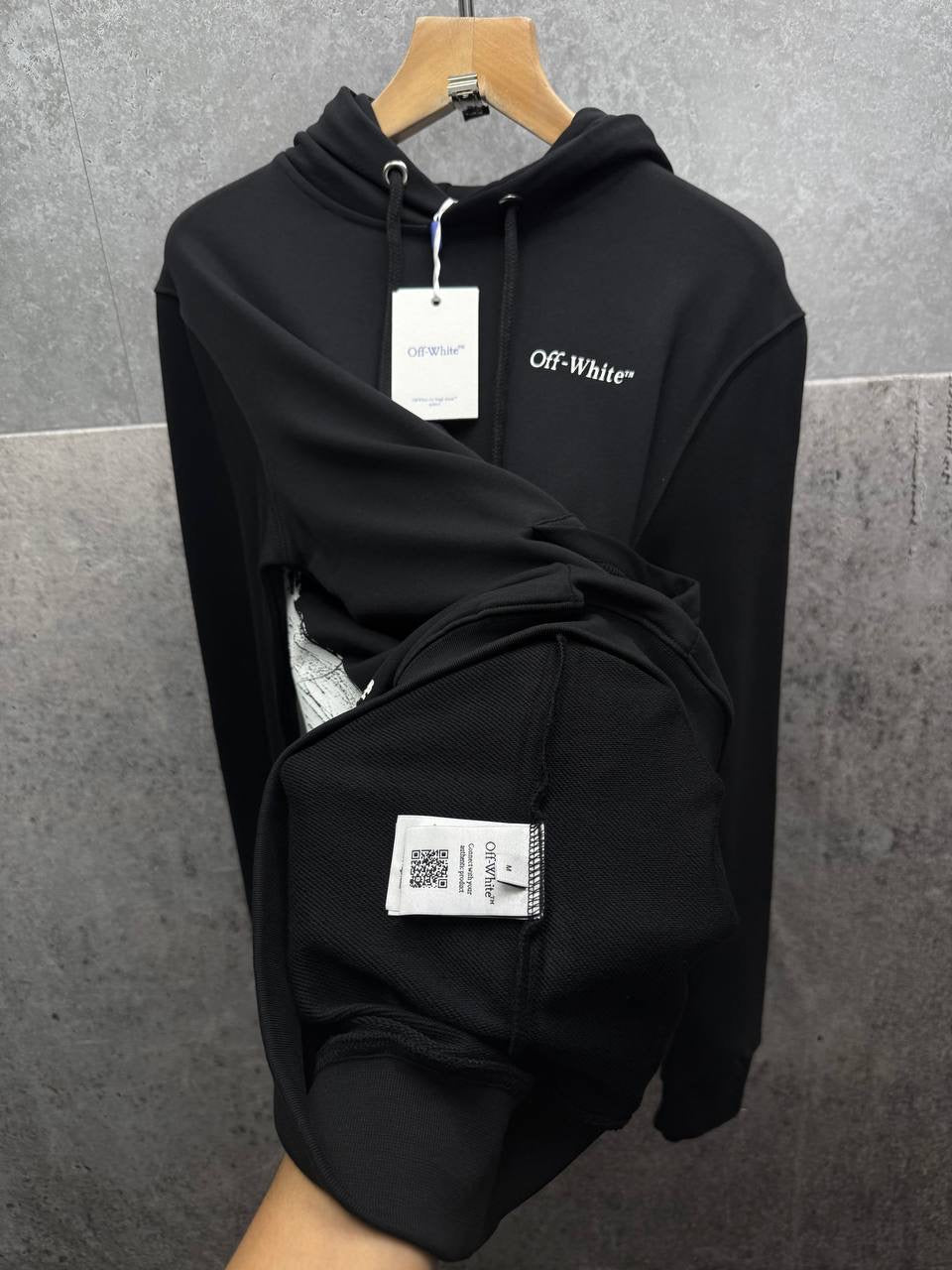 OFF WHITE