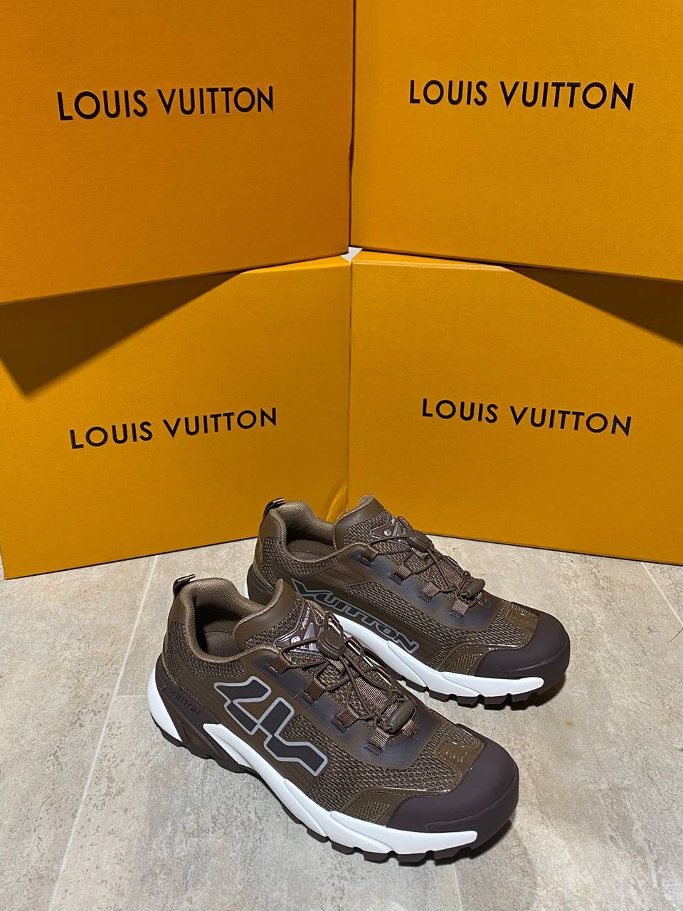 LOUI TRAINERS