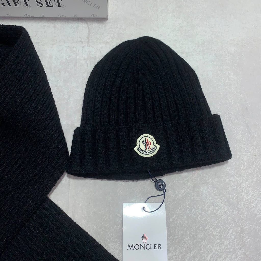 MONC HAT & SCARF