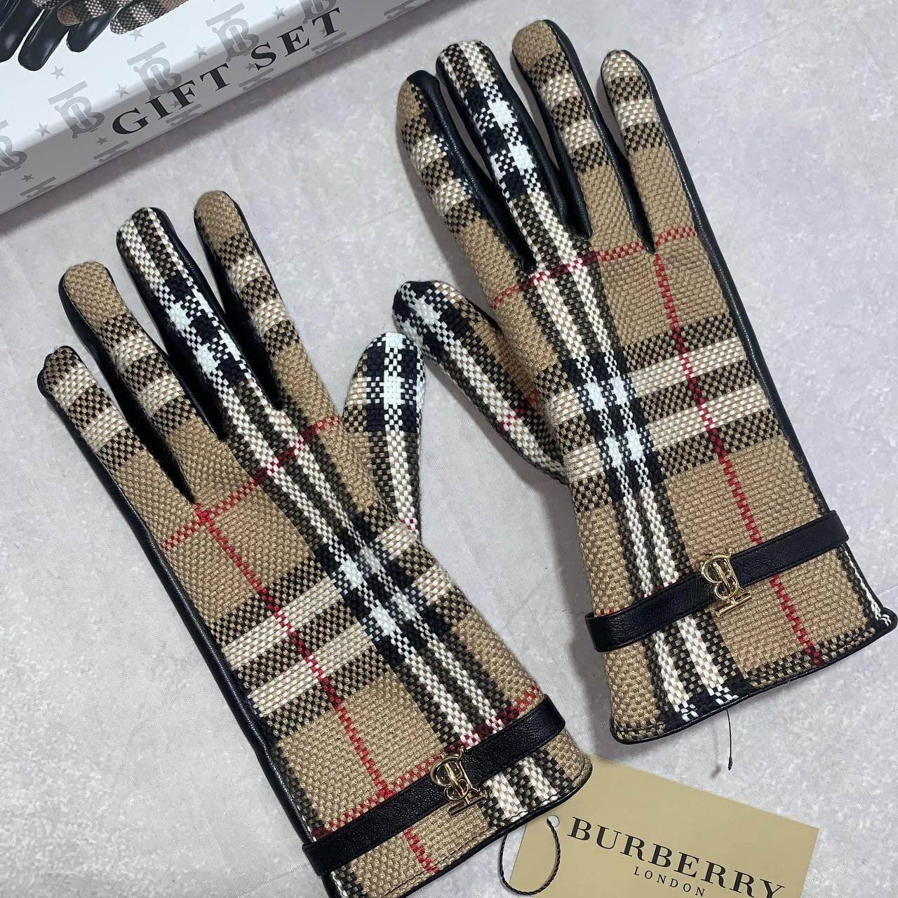 BURB GLOVES
