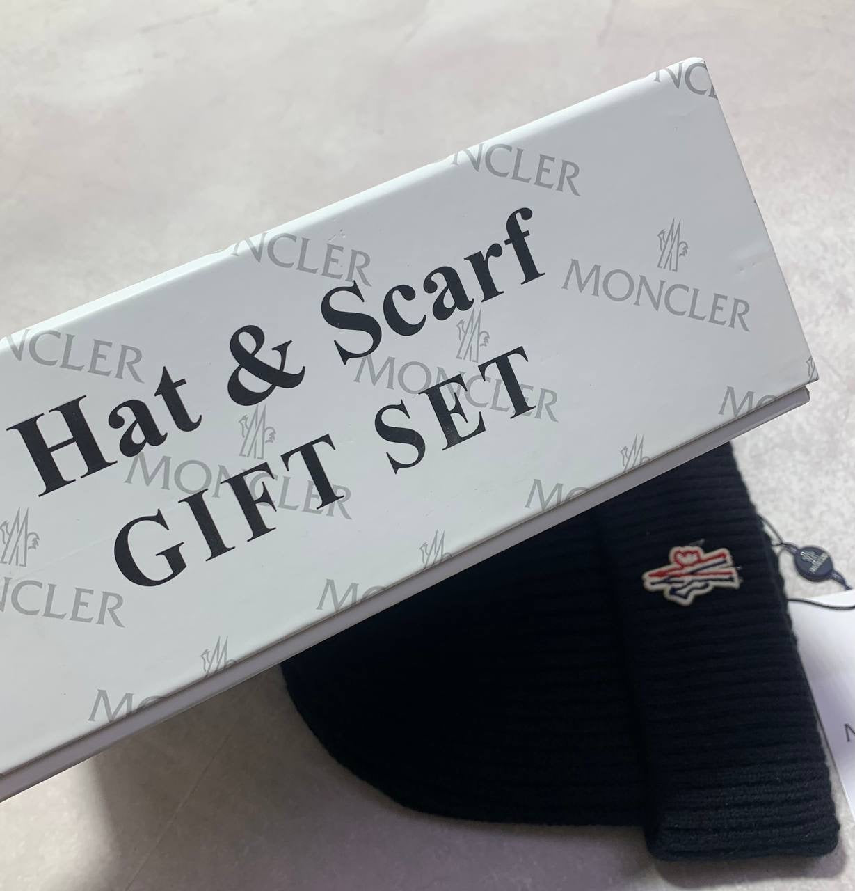 MONC HAT & SCARF