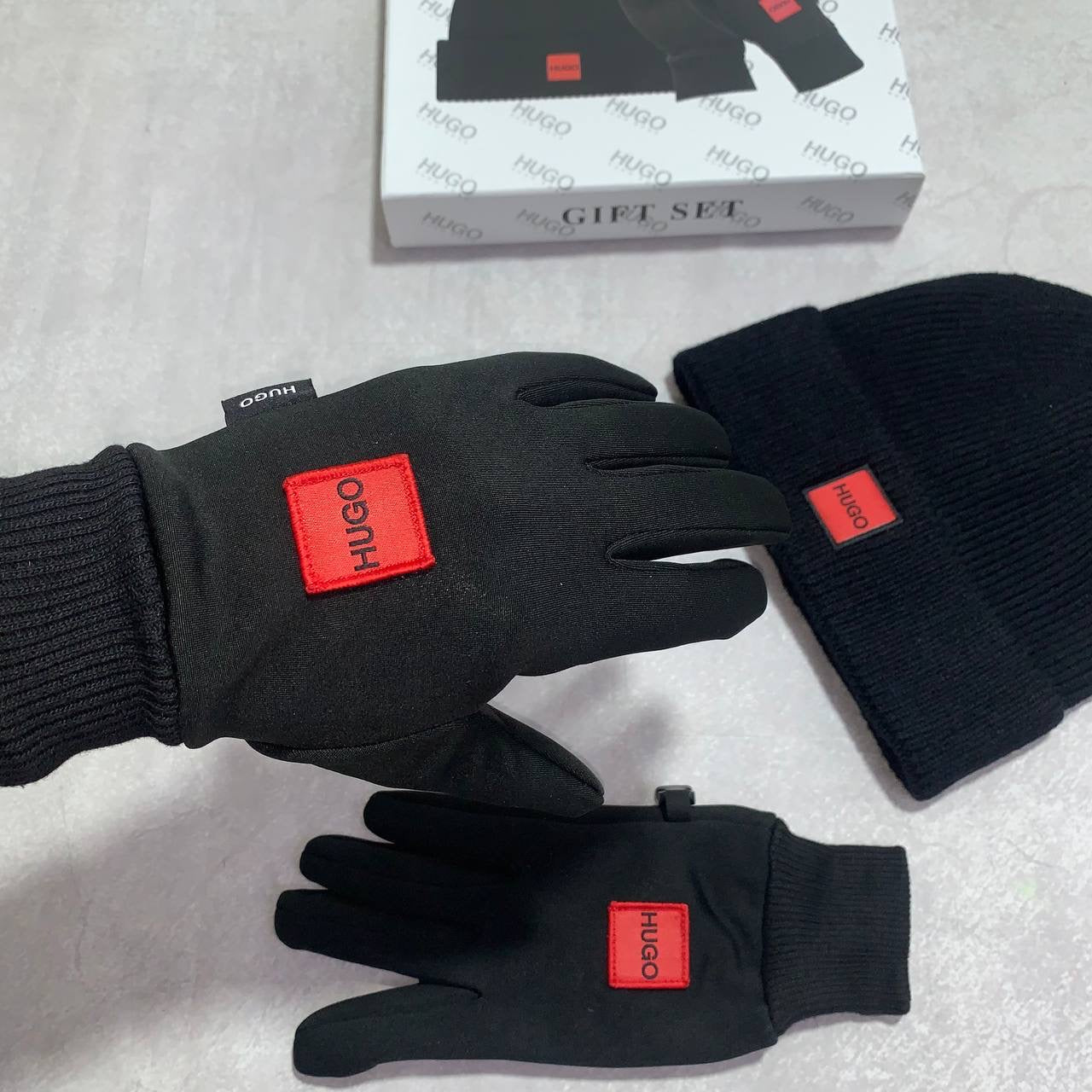 HUCO BOSS HAT & GLOVES