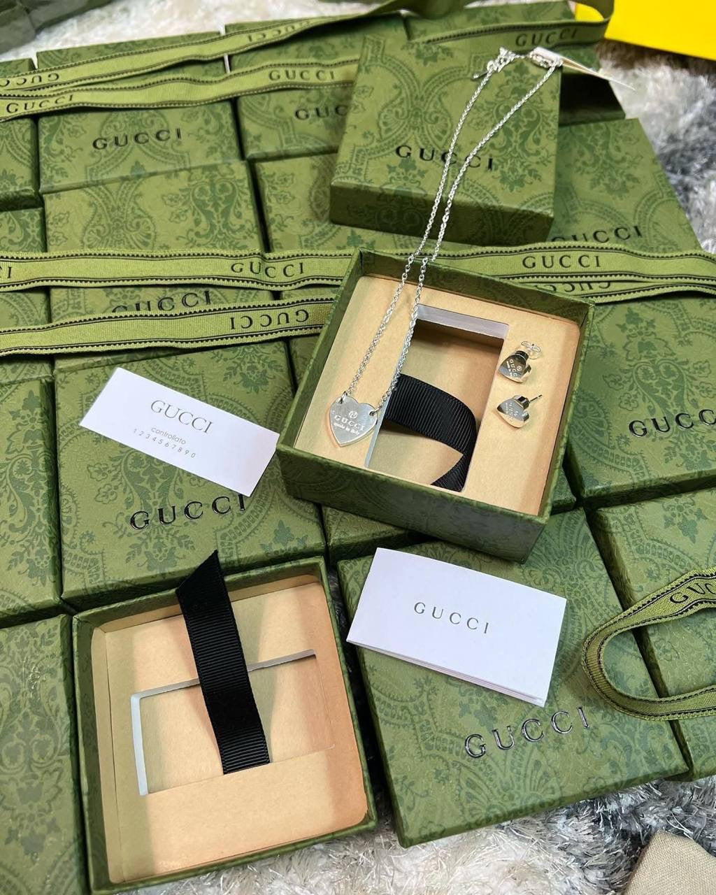 UCCI NECKLACE & EARRINGS