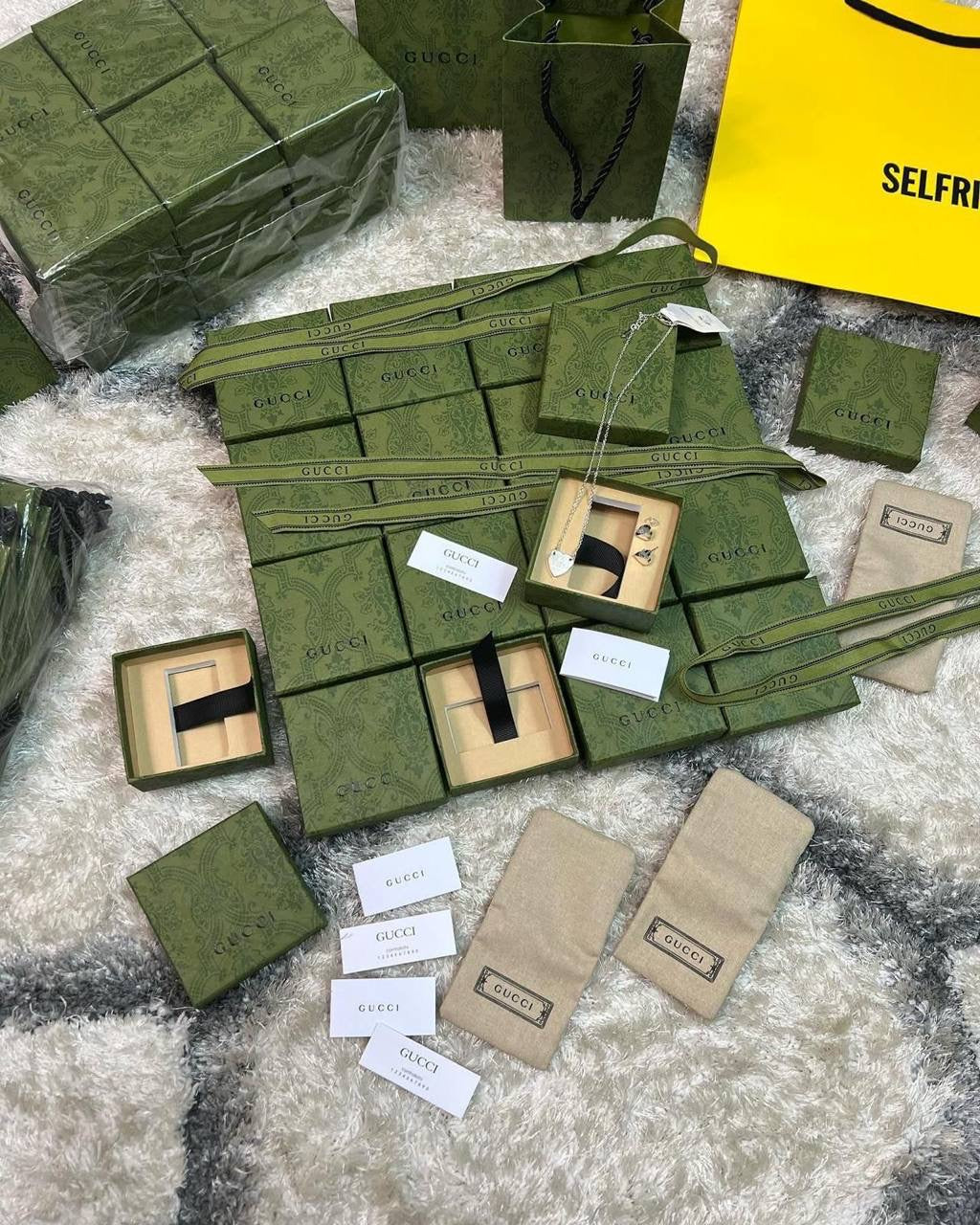 UCCI NECKLACE & EARRINGS