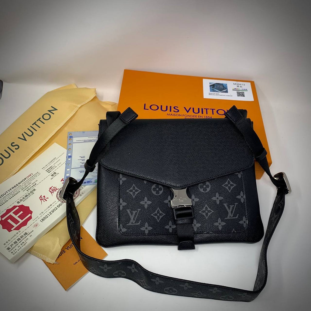 LV MAN BAG