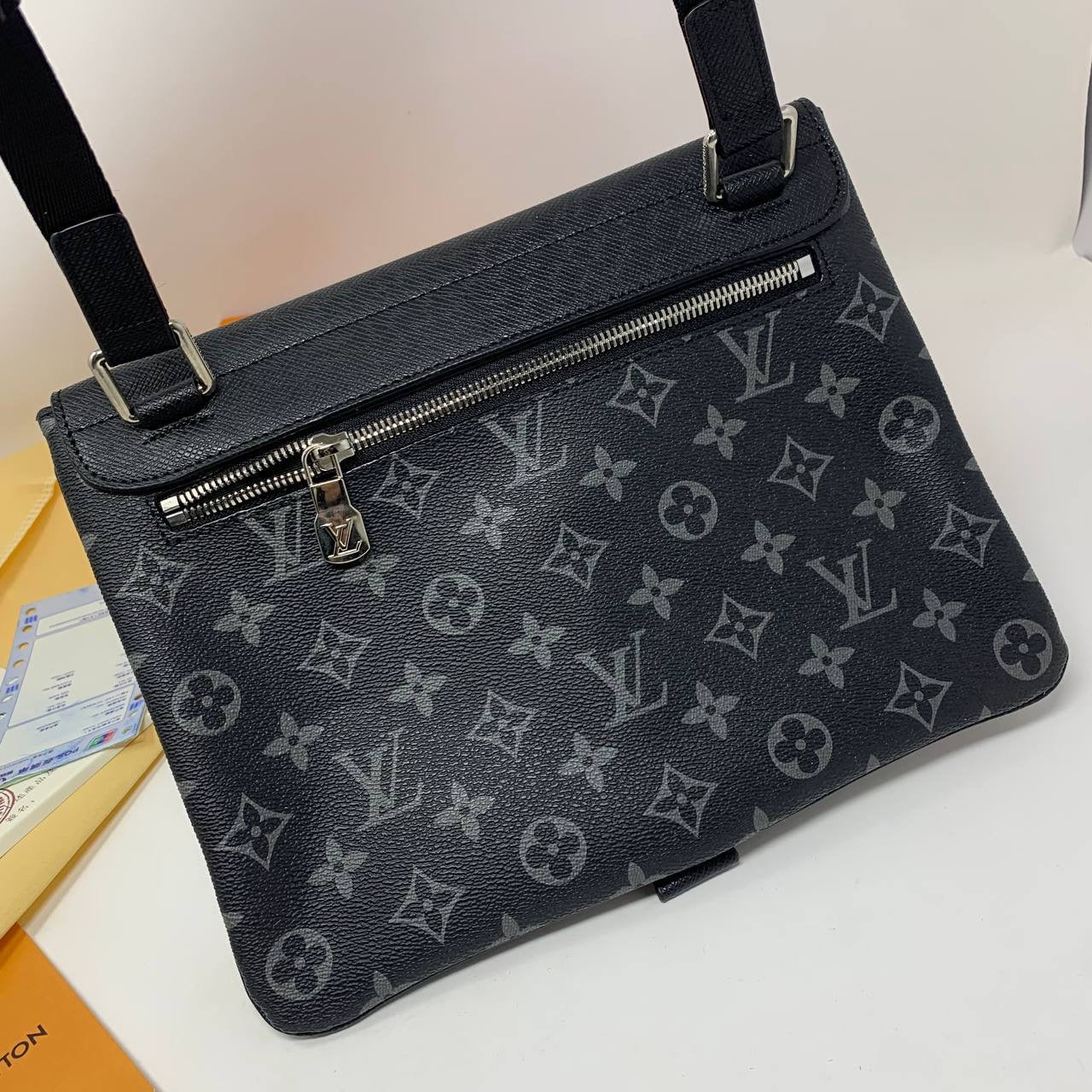 LV MAN BAG