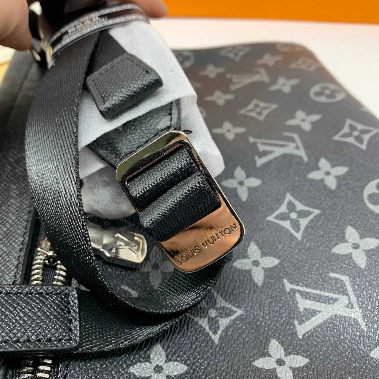 LV MAN BAG