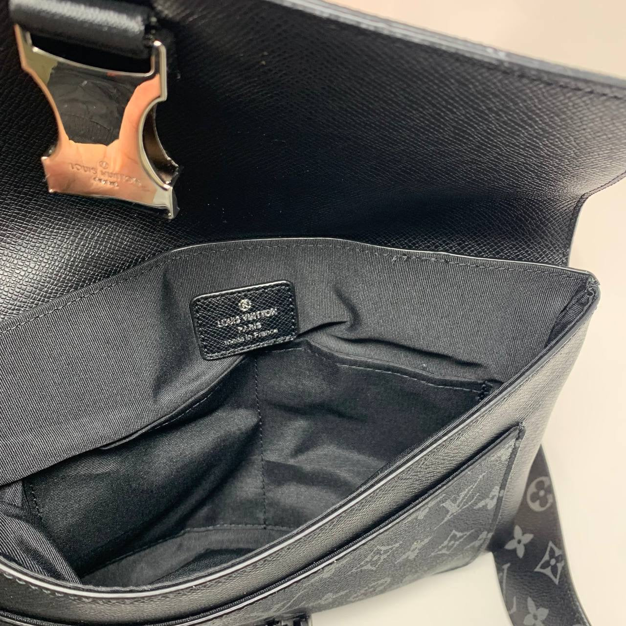 LV MAN BAG