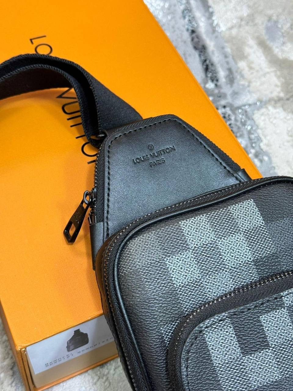 LOUI SLINGBAG/MAN BAG