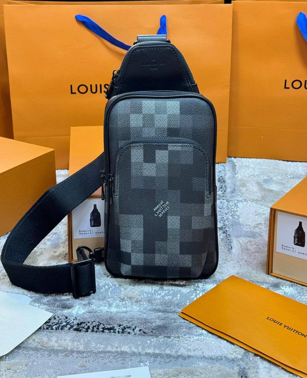LOUI SLINGBAG/MAN BAG