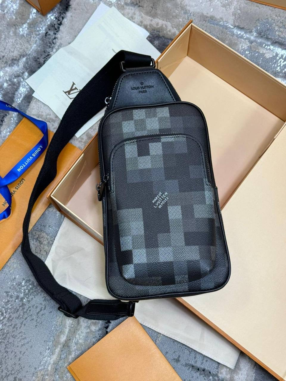 LOUI SLINGBAG/MAN BAG