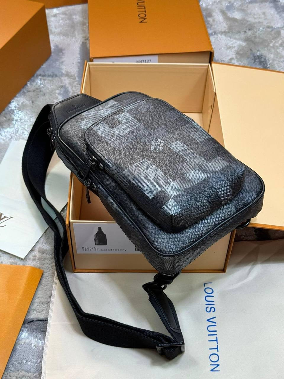 LOUI SLINGBAG/MAN BAG