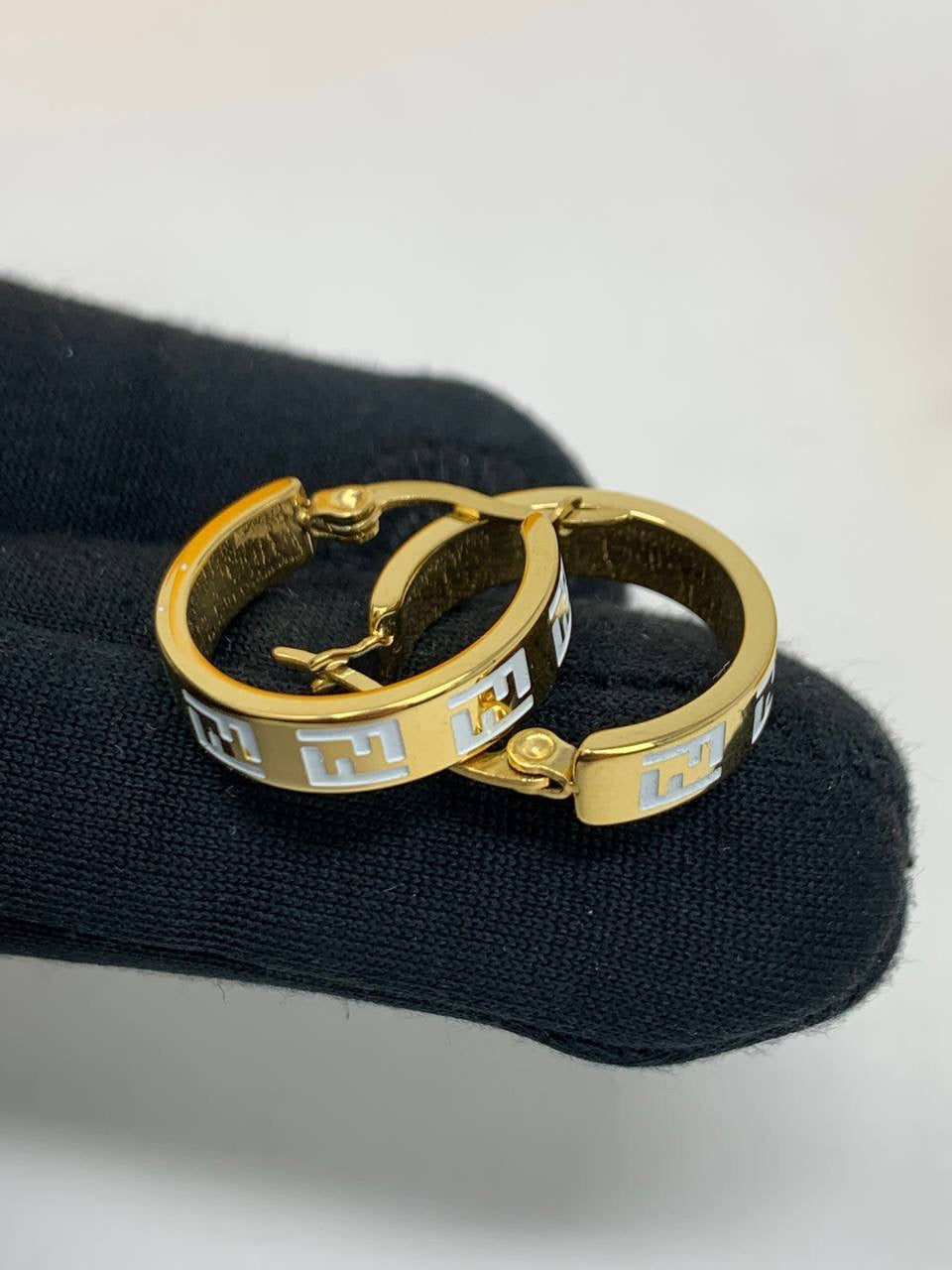 FND NECKLACES & EARRINGS