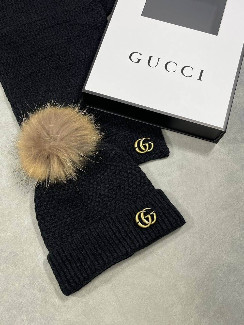 UCCI HAT & SCARF