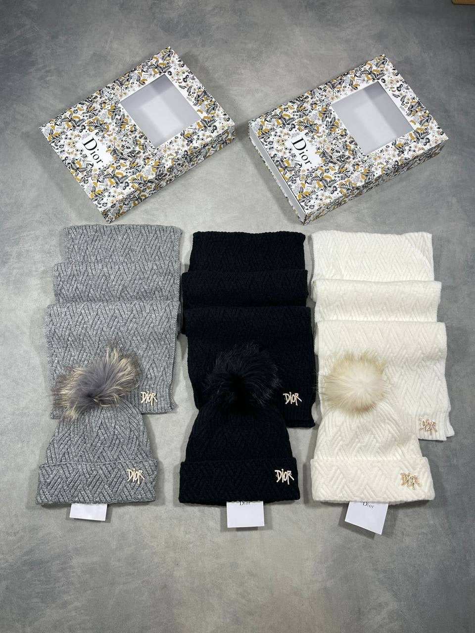 CD HAT & SCARF