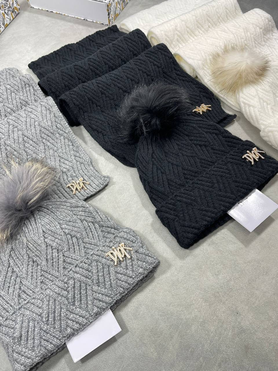 CD HAT & SCARF