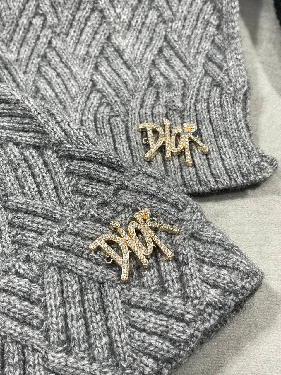 CD HAT & SCARF