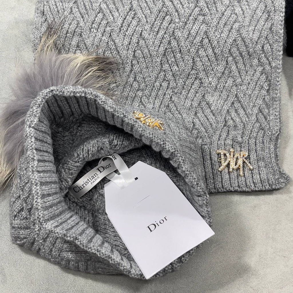 CD HAT & SCARF