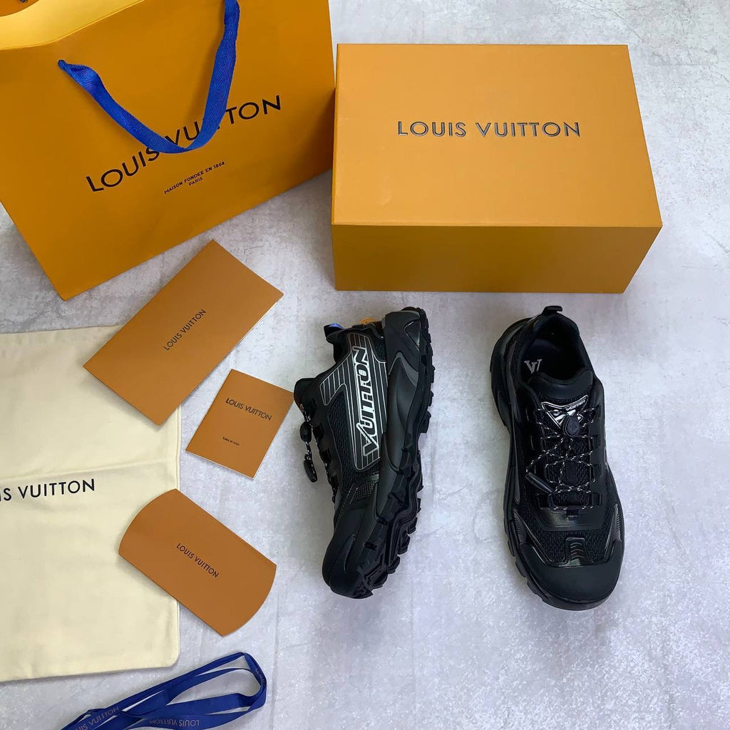 LOUI TRAINER