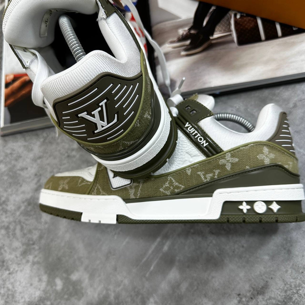 LOUI TRAINER