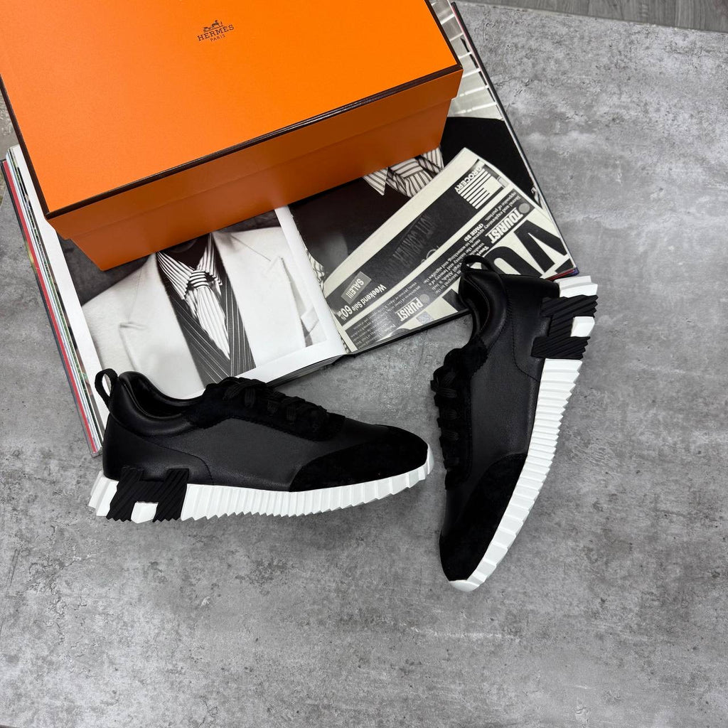 HRMS SNEAKERS