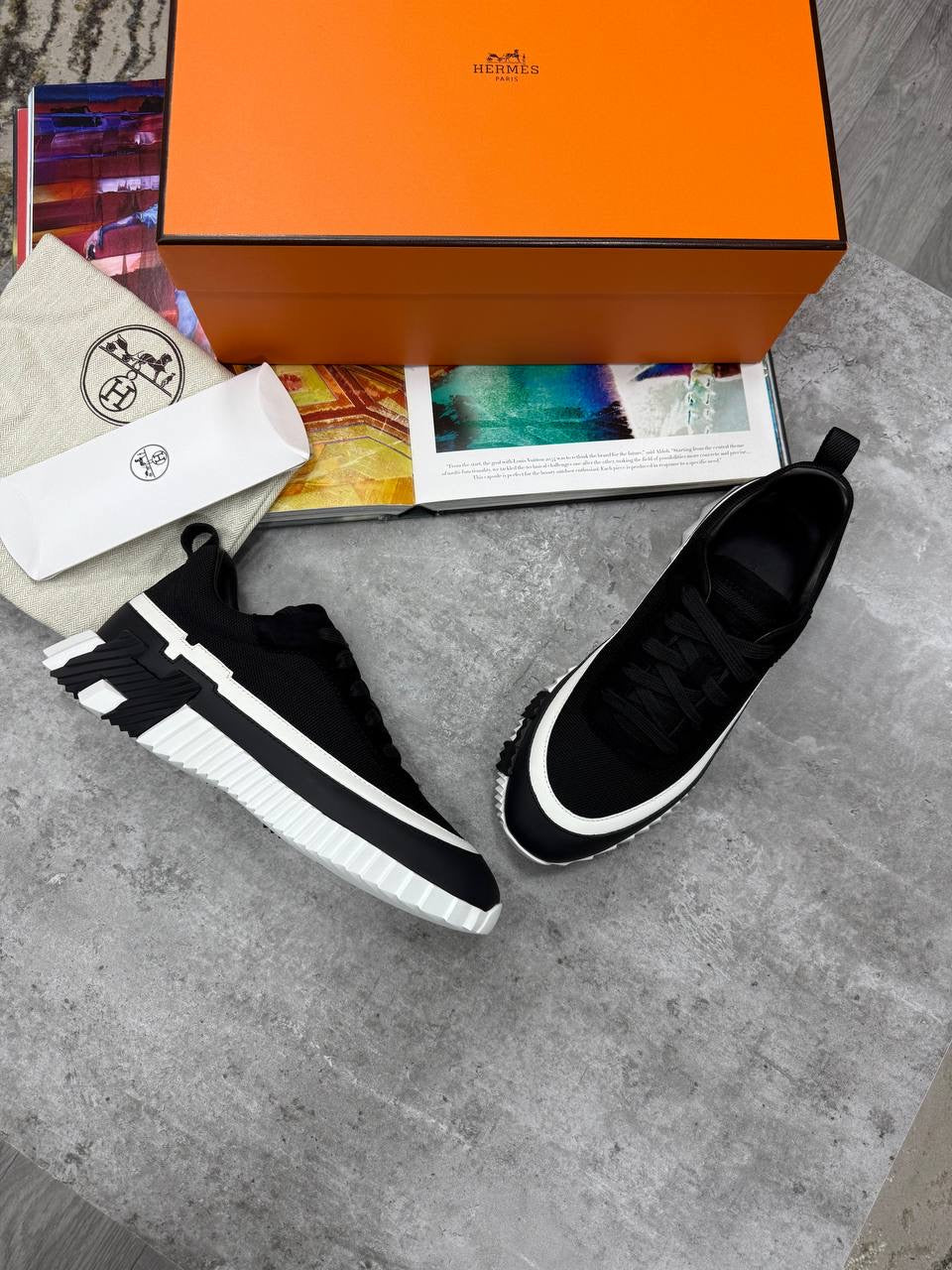 HRMS SNEAKERS
