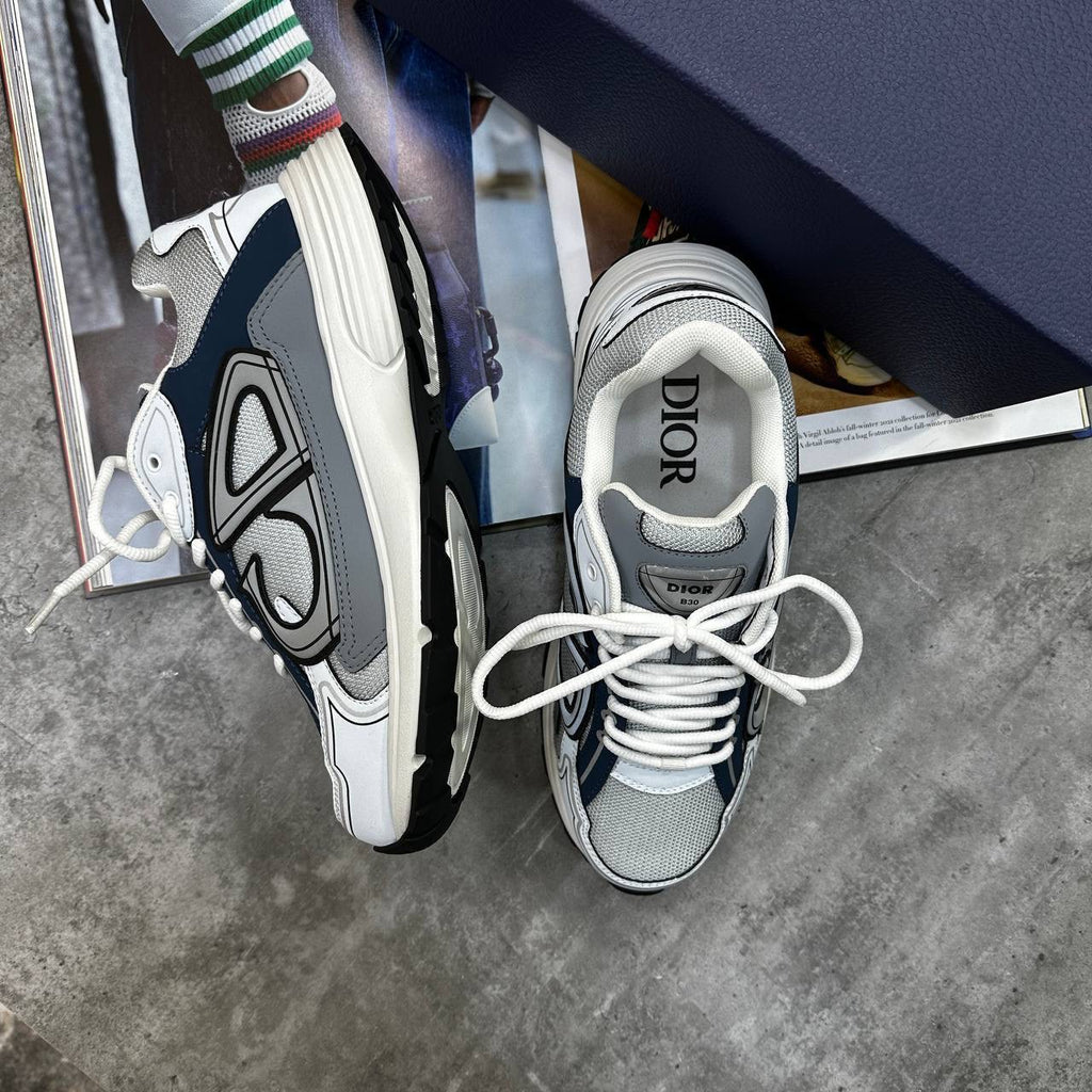 CD B30 TRAINER
