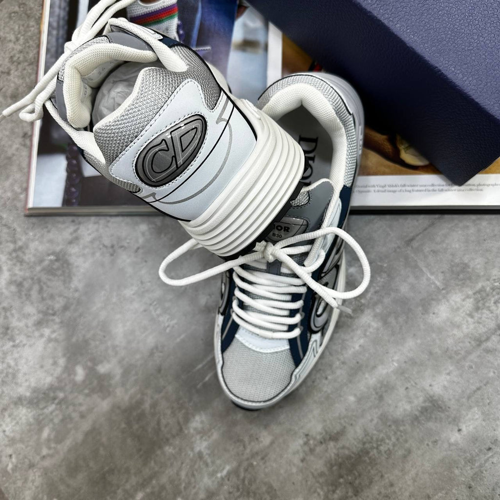CD B30 TRAINER