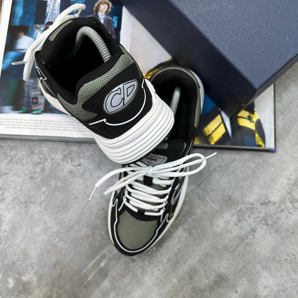 CD B30 TRAINER