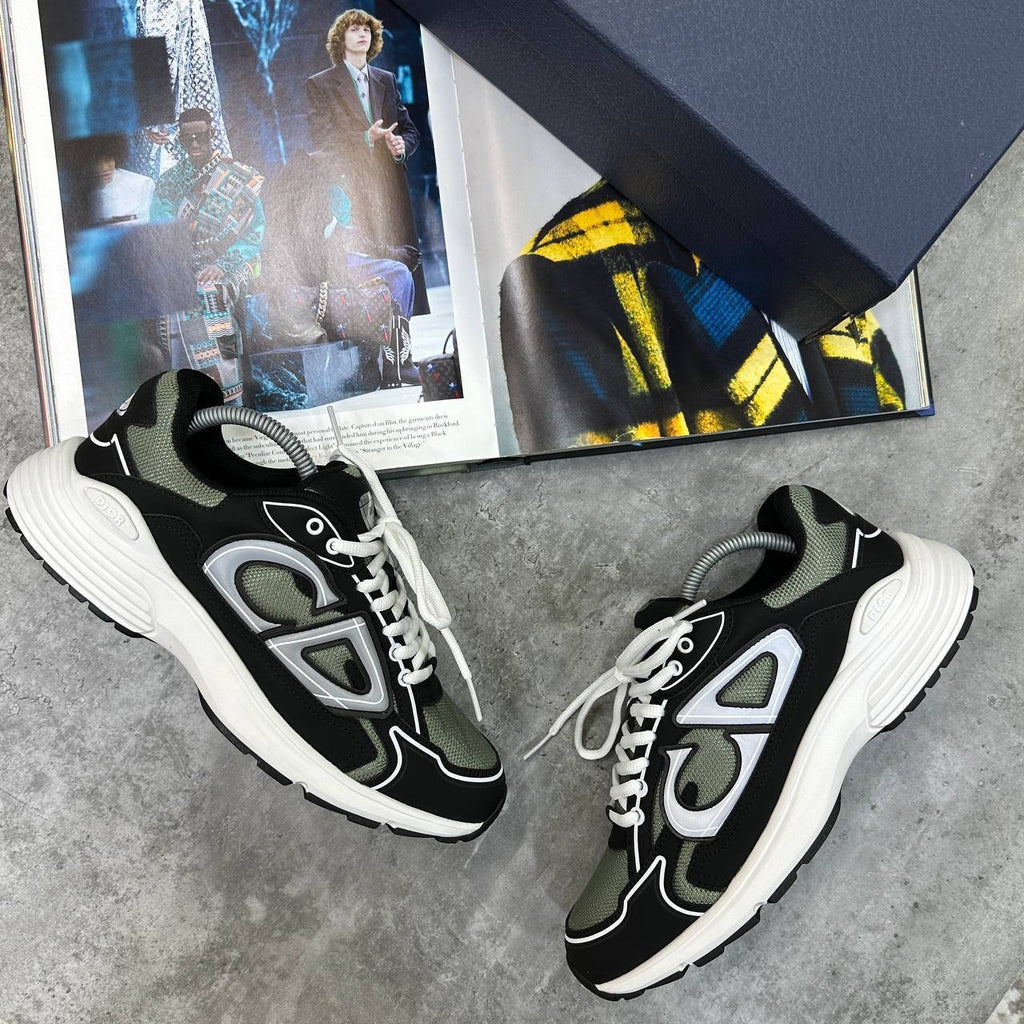 CD B30 TRAINER