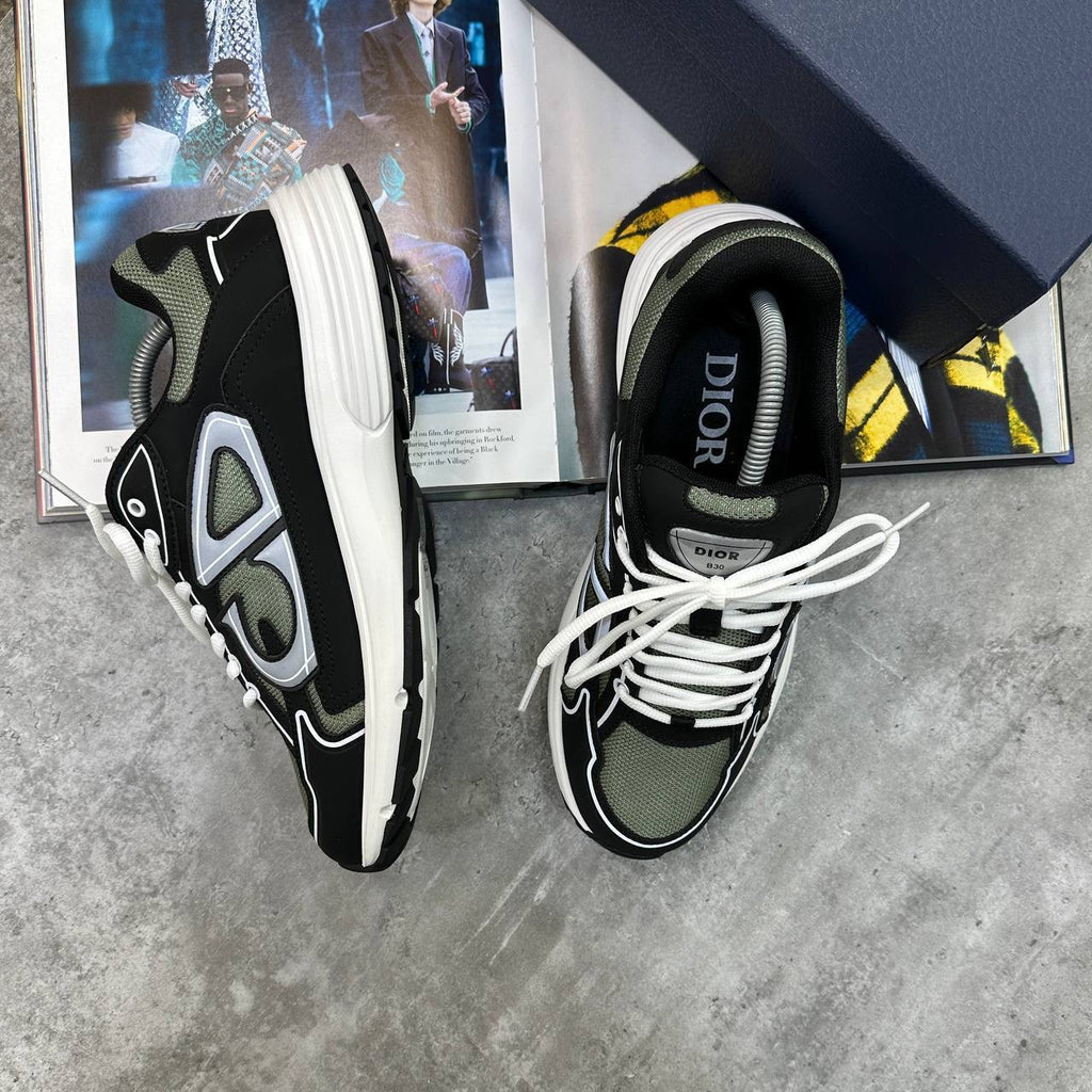 CD B30 TRAINER