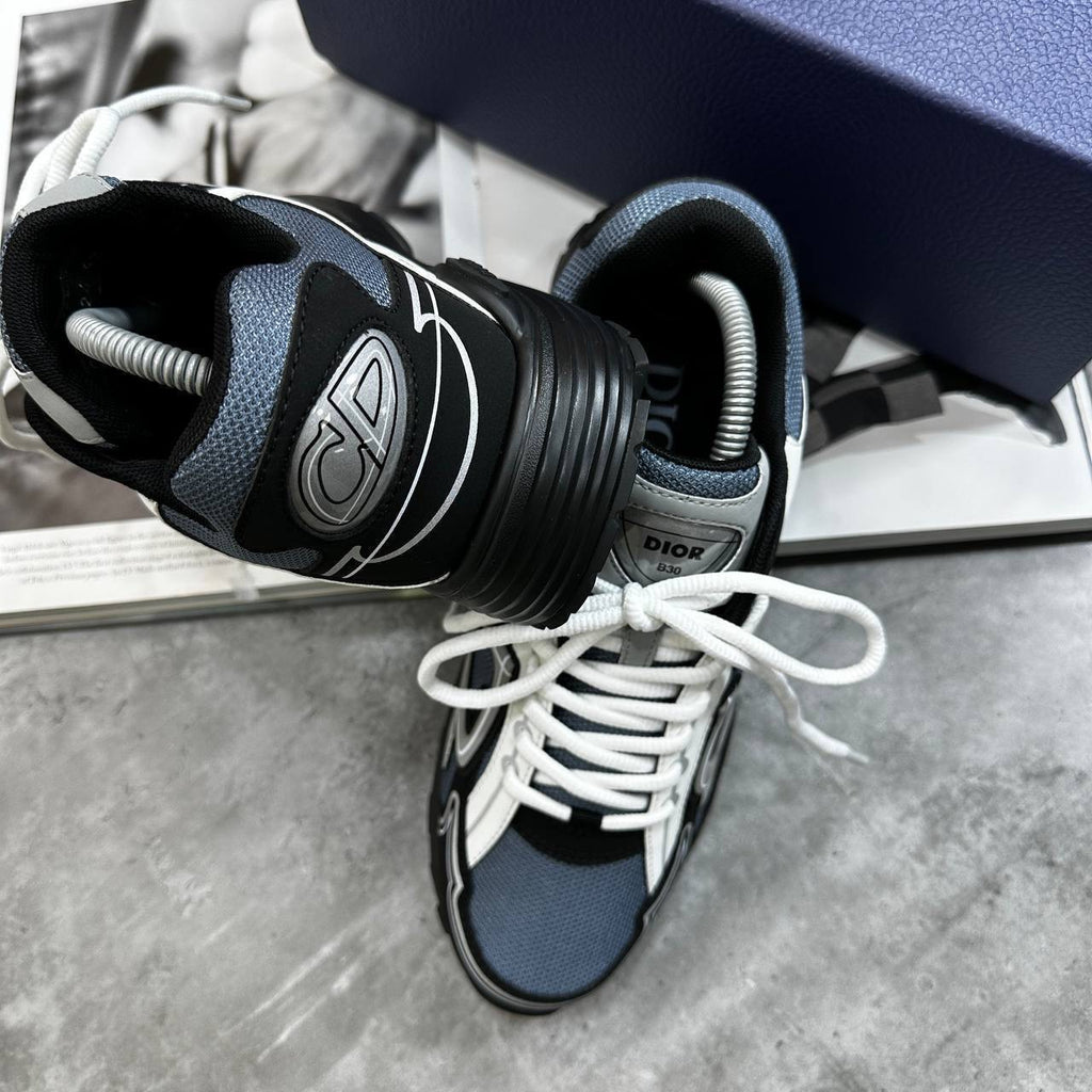 CD B30 TRAINER