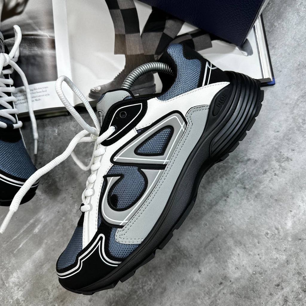 CD B30 TRAINER